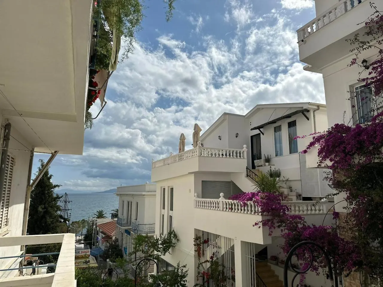 Studio Apartments By Klajdi 2 Sarande